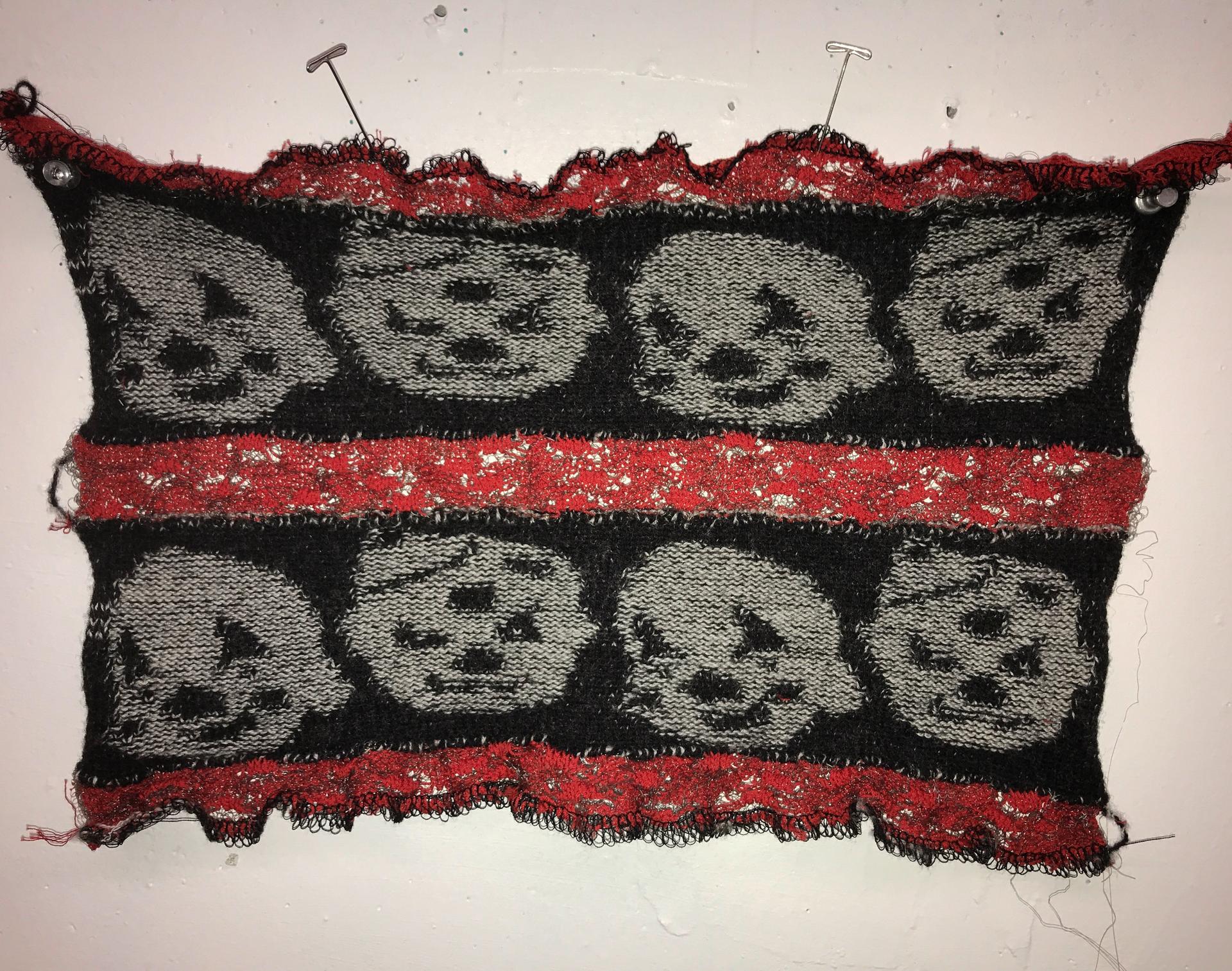 Machine knitting by Hannah Thalmann