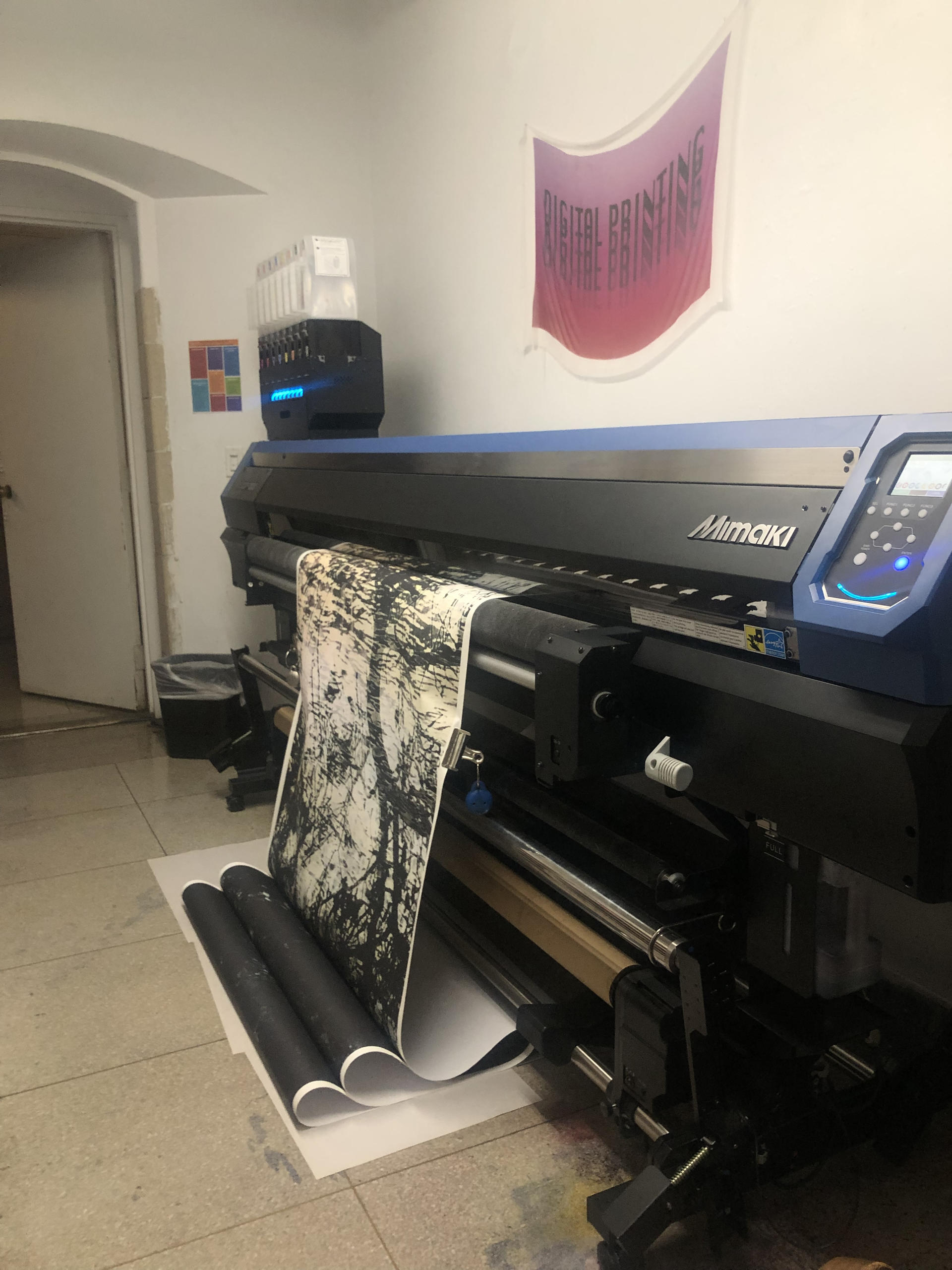 Fabric digitally printing on Mimaki