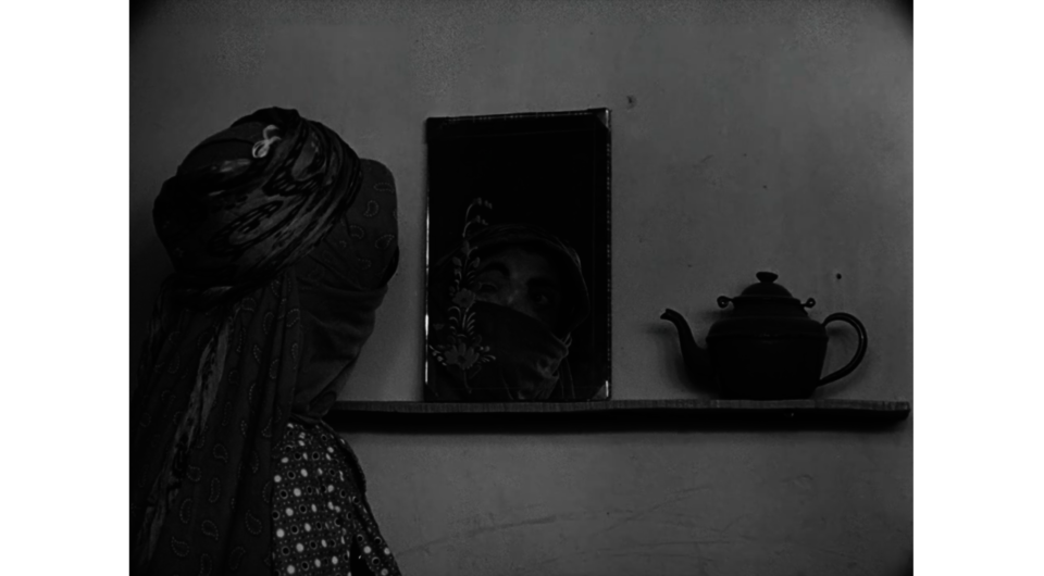 Khaneh Siah Ast by Forough Farrokhzad. Film still.