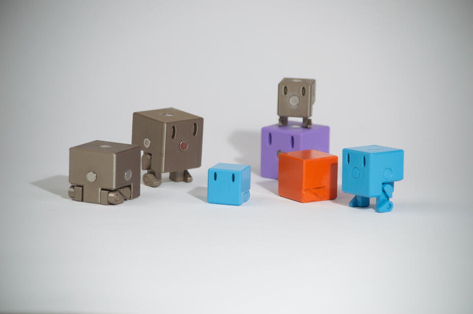 Snapbots are transforming from squares to bots mode. 